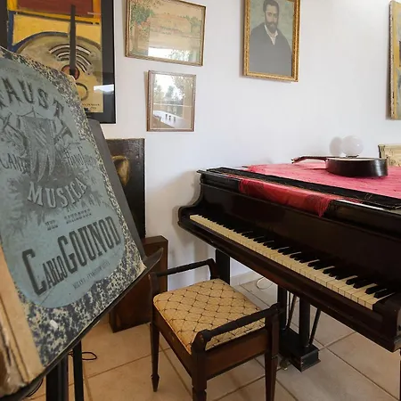 La Bodega - House On Volcano With A Piano Willa