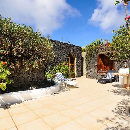 Willa La Bodega - House On Volcano With A Piano *