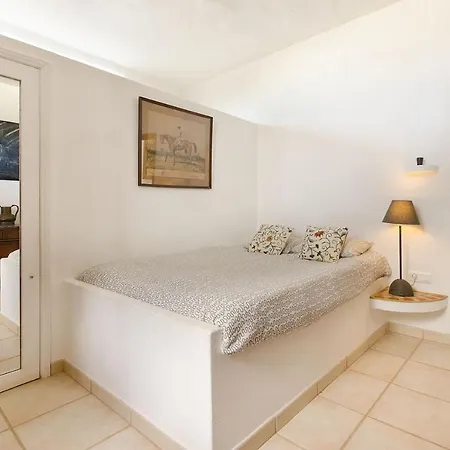 La Bodega - House On Volcano With A Piano *