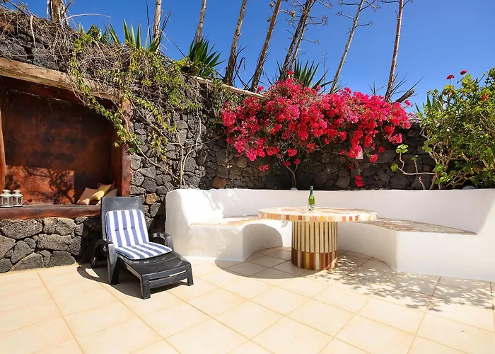 La Bodega - House On Volcano With A Piano וילה
