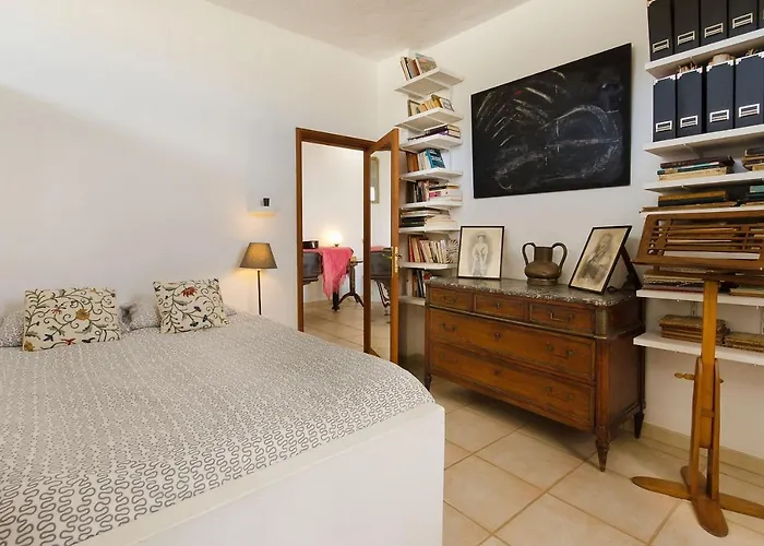 La Bodega - House On Volcano With A Piano *