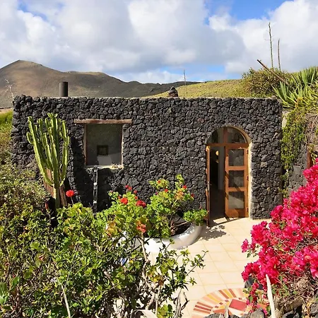 La Bodega - House On Volcano With A Piano Villa Haria