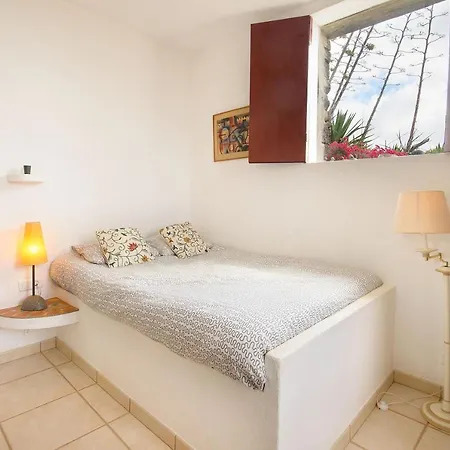 La Bodega - House On Volcano With A Piano *