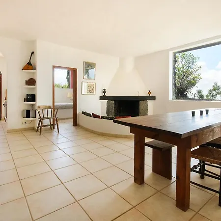 La Bodega - House On Volcano With A Piano Haría